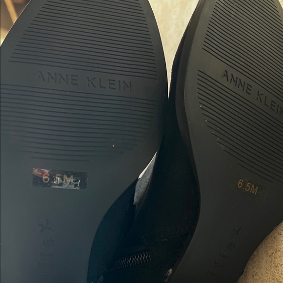 Anne Klein Black Heeled Boots, Size 6.5 - Picture 4 of 5